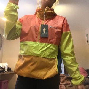 Cotopaxi Tecca windbreaker
